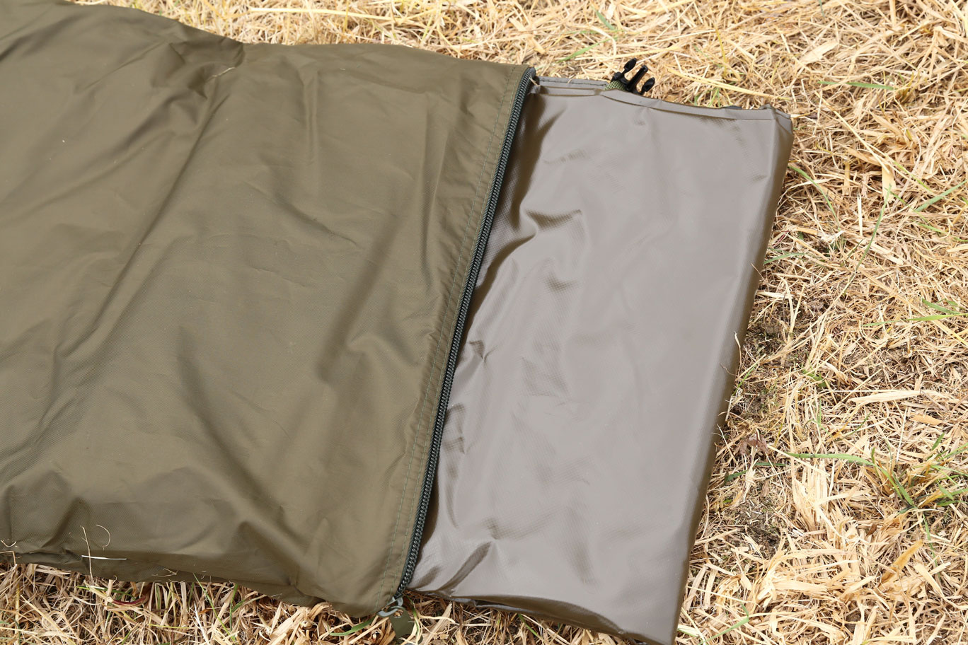 Tenda Fox R-Series 2 Man XL Khaki Incl. Camera